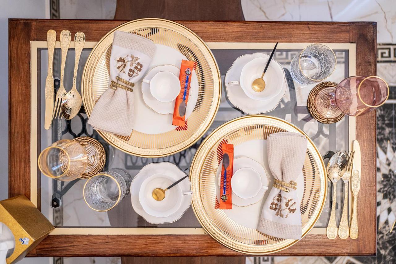 Private Museum Apartment With Antique Decor Bucareste Exterior foto