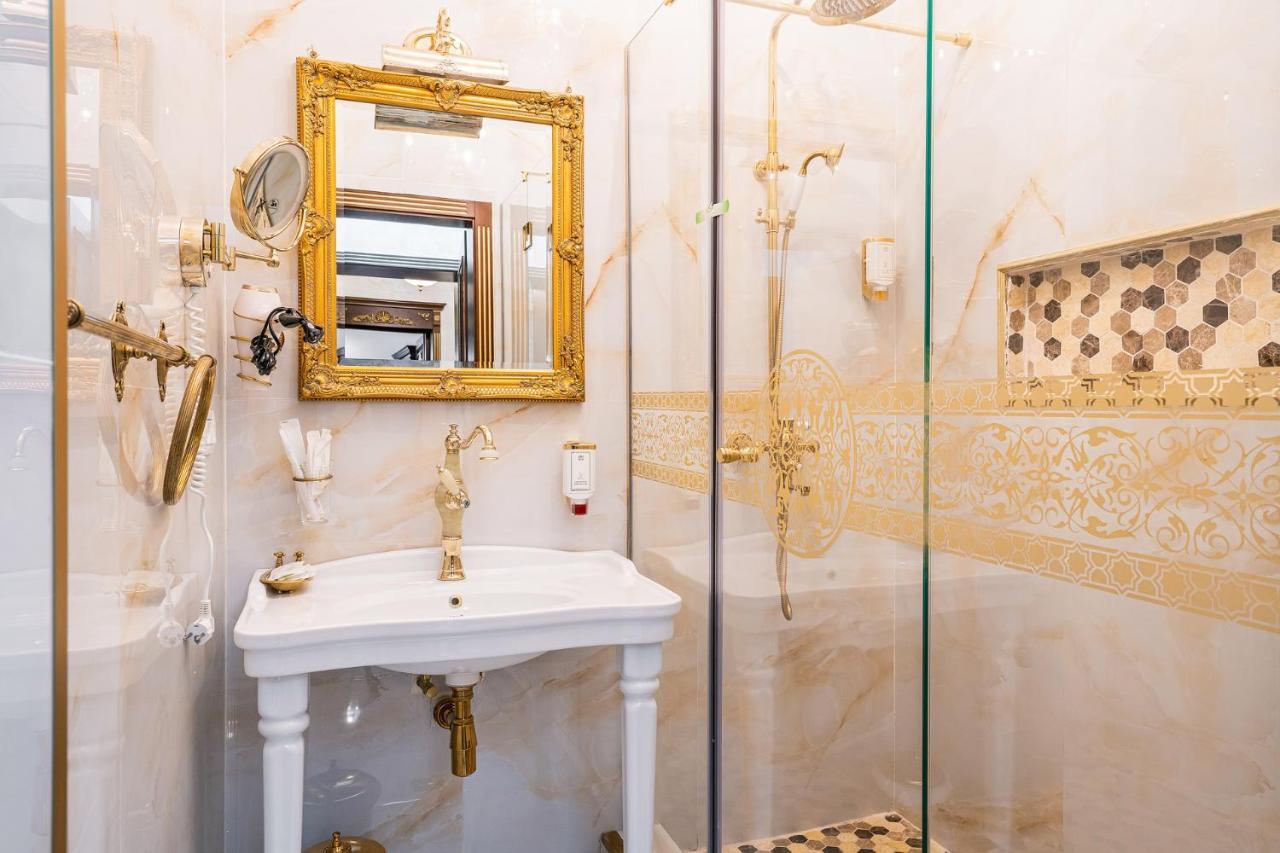 Private Museum Apartment With Antique Decor Bucareste Exterior foto