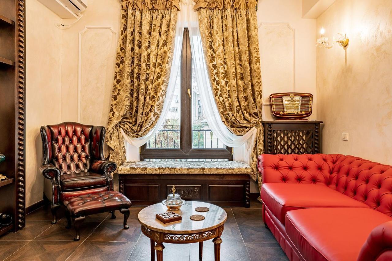 Private Museum Apartment With Antique Decor Bucareste Exterior foto